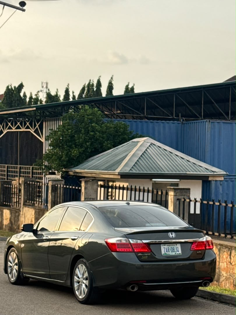 
								Extremely Clean Used Honda Accord 2014 V6 Engine for just 9.9m Abuja full									
