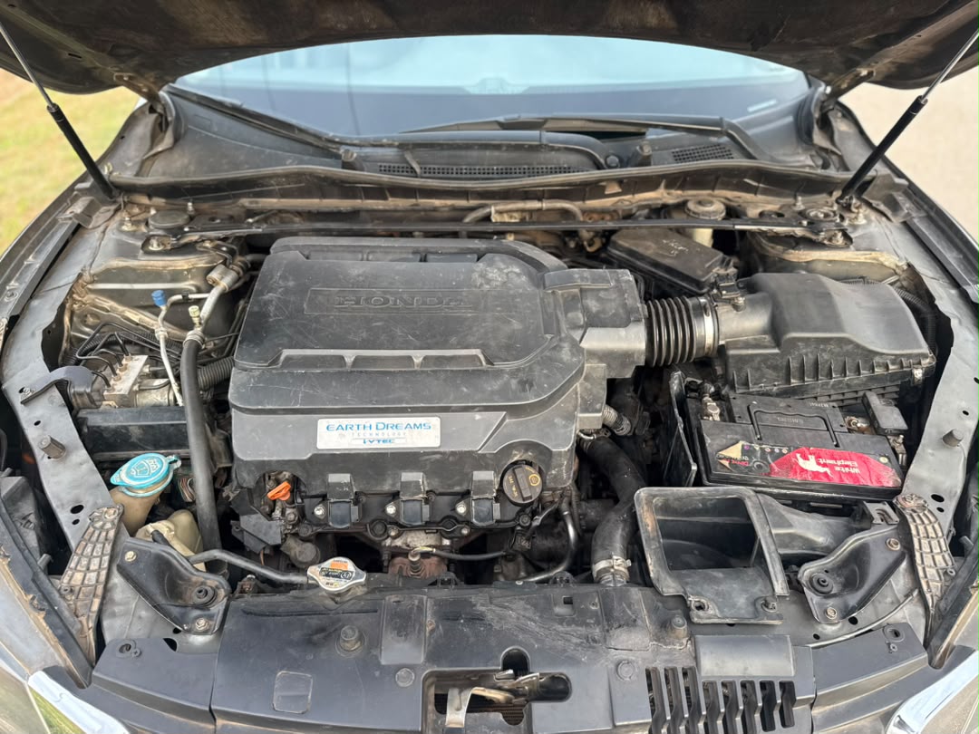 
								Extremely Clean Used Honda Accord 2014 V6 Engine for just 9.9m Abuja full									
