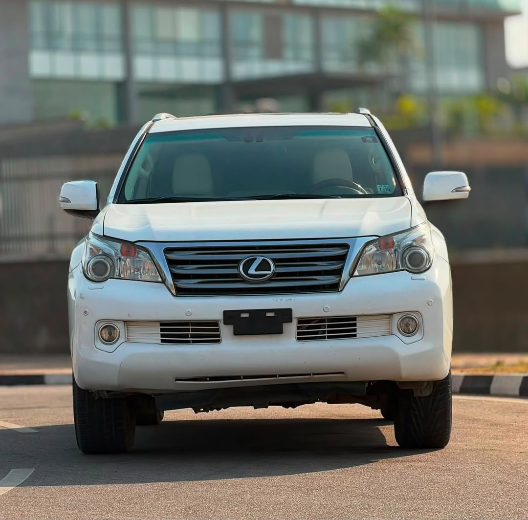 
								SUPER DISTRESS!!! OFFER LASTS FOR FEW HOURS ONLY!  EXTREMELY CLEAN USED 2011 LEXUS GX 460 WITH FULL CUSTOM DUTY GOING FOR JUST 15.5m Abuja full									