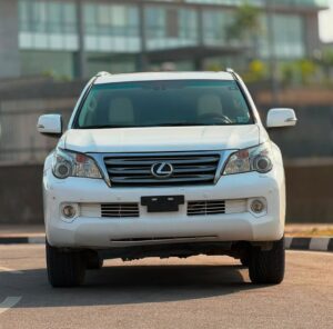 SUPER DISTRESS!!! OFFER LASTS FOR FEW HOURS ONLY!  EXTREMELY CLEAN USED 2011 LEXUS GX 460 WITH FULL CUSTOM DUTY GOING FOR JUST 15.5m Abuja