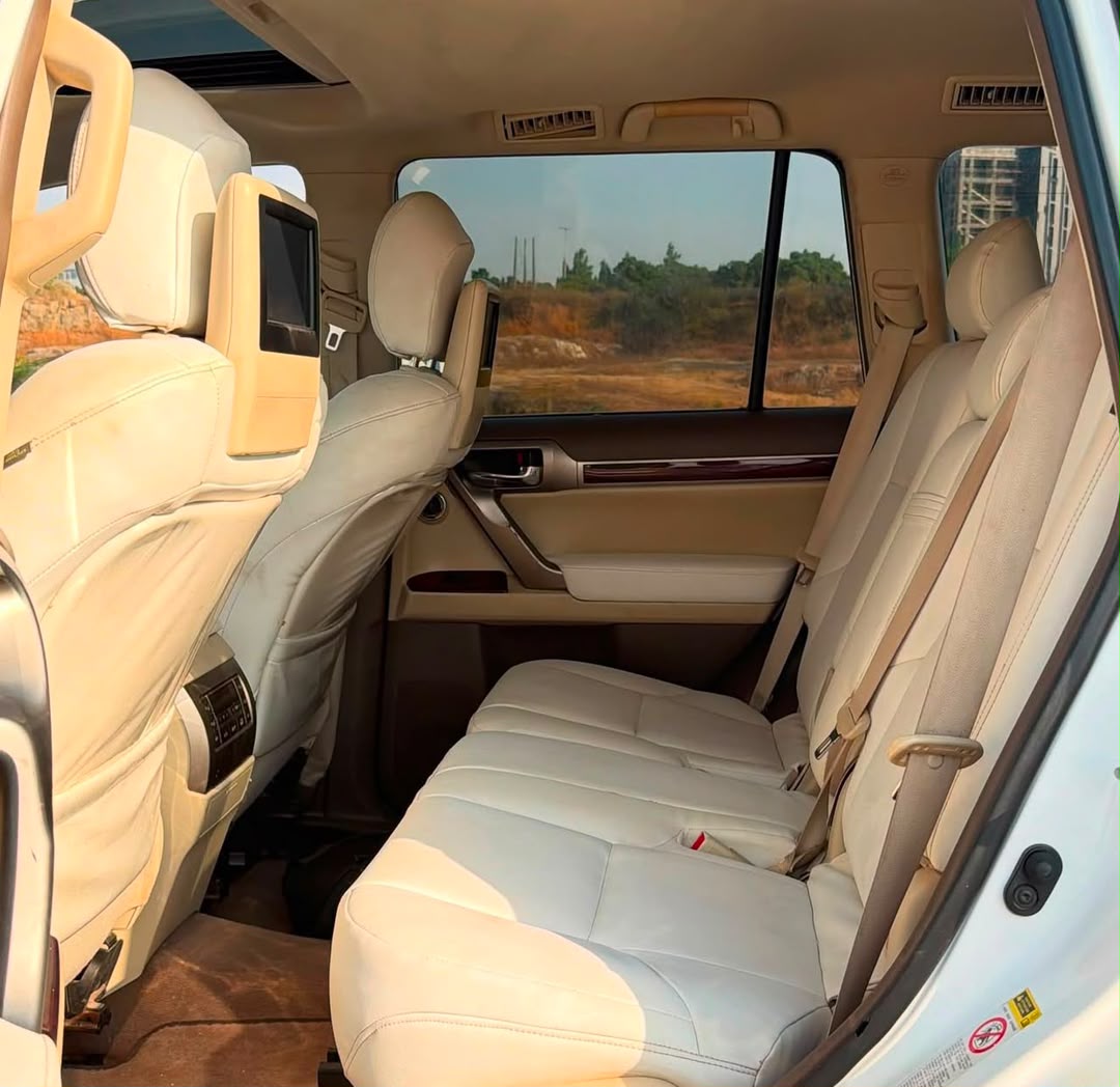 
								SUPER DISTRESS!!! OFFER LASTS FOR FEW HOURS ONLY!  EXTREMELY CLEAN USED 2011 LEXUS GX 460 WITH FULL CUSTOM DUTY GOING FOR JUST 15.5m Abuja full									