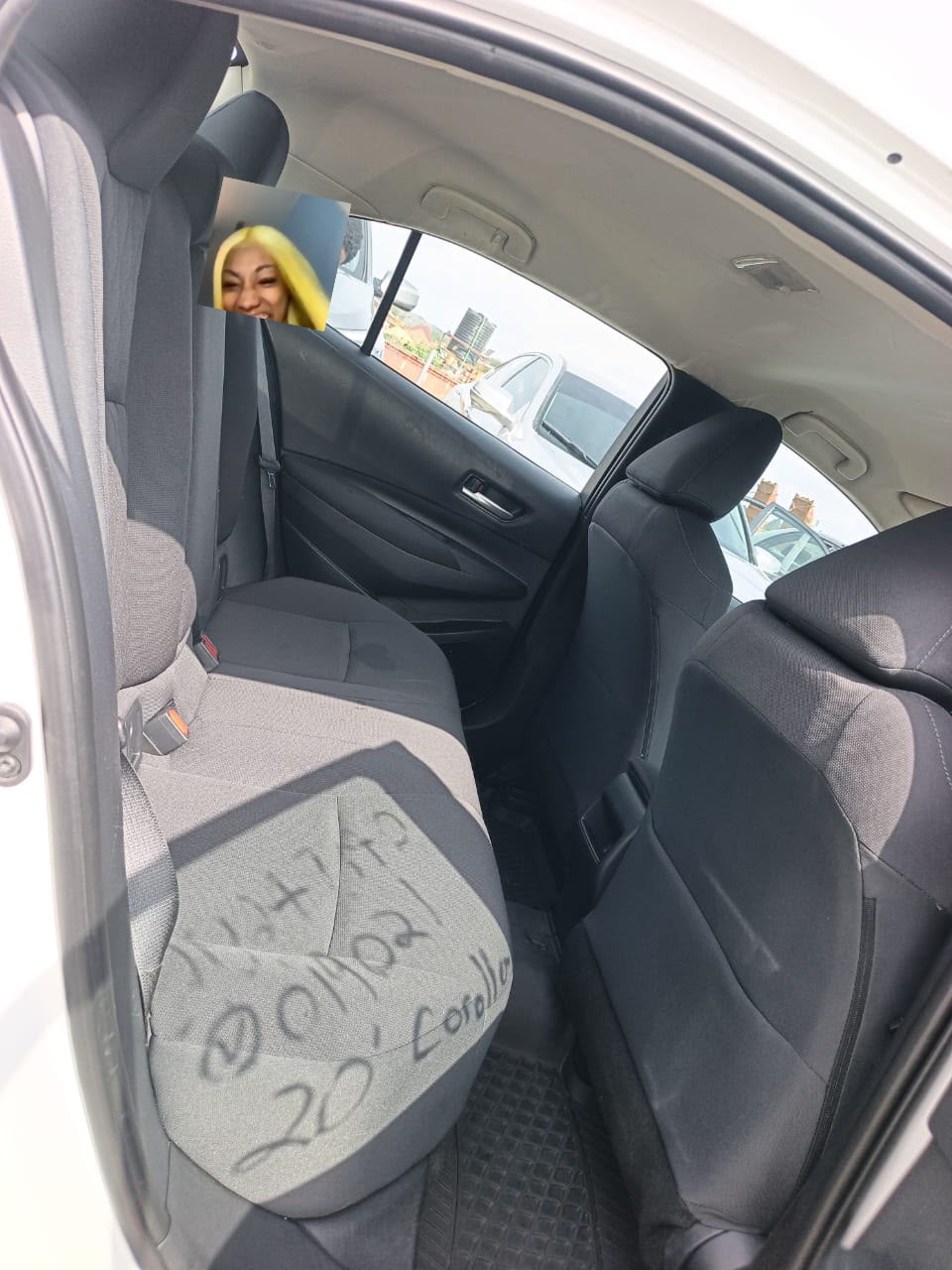
								Direct Belgium 2020 Toyota Corolla LE  Excellent condition Recent duty.  Price. 19m LCT: Abuja full									