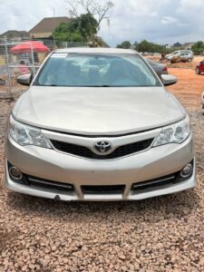 Distress Sale!!!!  2014 Camry LE direct Belgium going for just 11.5M