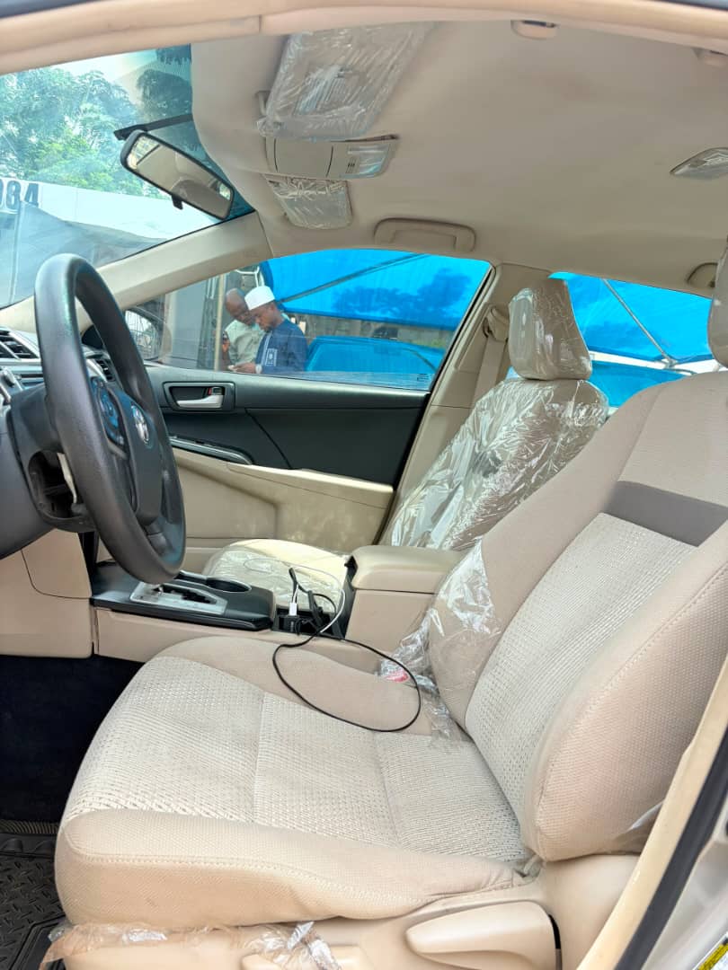 
								Distress Sale!!!!  2014 Camry LE direct Belgium going for just 11.5M full									