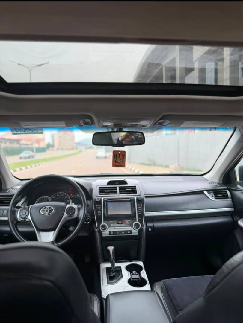 
								NEATLY USED TOYOTA CAMRY SE 2013 KEYLESS[2] Alcantara seat MOONROOF 4cylinder 10,500,000 full									