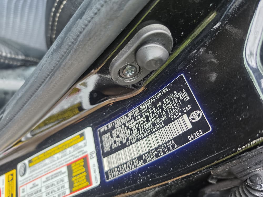 
								QUICKEST SWEET DEAL:  EXTREMELY SHARP HIGEHST GRADE FOREIGN USED 2013 ON BELT TOYOTA CAMRY SE WITH SUNROOF, BLACK EXTERIOR ON BLACK INTERIOR, NO SINGLE 9JA PAINT WITH UNTAMPARED ENGINE ND GEAR.GOING FOR JUST 13.8M. full									