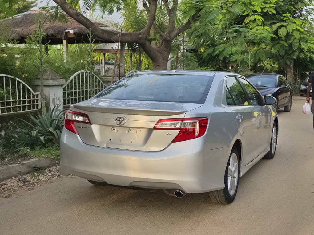
								QUICKEST SWEET DEAL:  EXTREMELY SHARP HIGEHST GRADE FOREIGN USED 2012 ON BELT TOYOTA CAMRY SE WITH SUNROOF, MINT INTERIOR, NO SINGLE 9JA PAINT WITH UNTAMPARED ENGINE ND GEAR.GOING FOR JUST 13.5M. full									