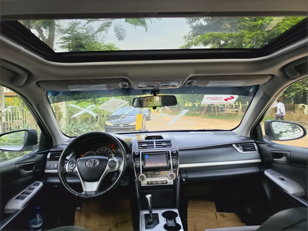 
								QUICKEST SWEET DEAL:  EXTREMELY SHARP HIGEHST GRADE FOREIGN USED 2012 ON BELT TOYOTA CAMRY SE WITH SUNROOF, MINT INTERIOR, NO SINGLE 9JA PAINT WITH UNTAMPARED ENGINE ND GEAR.GOING FOR JUST 13.5M. full									