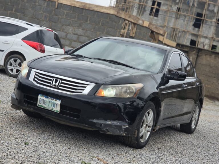 Mad Distress alert ⚠️📢 Super sharp Honda Accord 2011 model with 100% untampered engine and gear Ac needs attention selling for 👉3.7m buyer settle 100k Location Abacha road Nyanya Abuja deal Car is with me directly