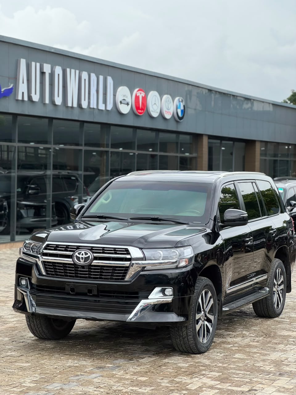
								Distress 🔥🔥🔥🔥Foreign used 2019 Land Cruiser  Bulletproof   VIP Seat  Bulletproof  Original papers  Going for 140m  Abuja full									