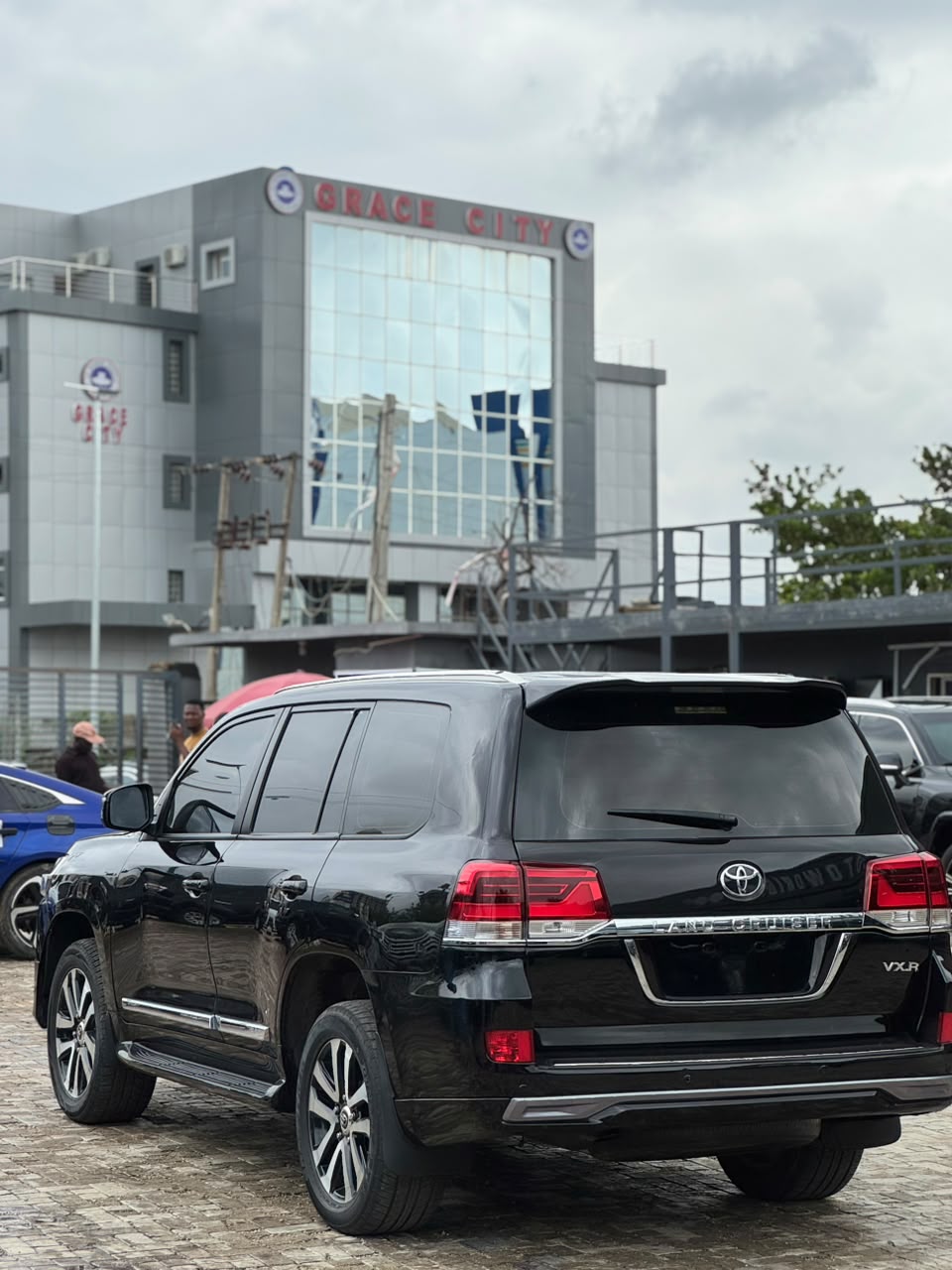 
								Distress 🔥🔥🔥🔥Foreign used 2019 Land Cruiser  Bulletproof   VIP Seat  Bulletproof  Original papers  Going for 140m  Abuja full									