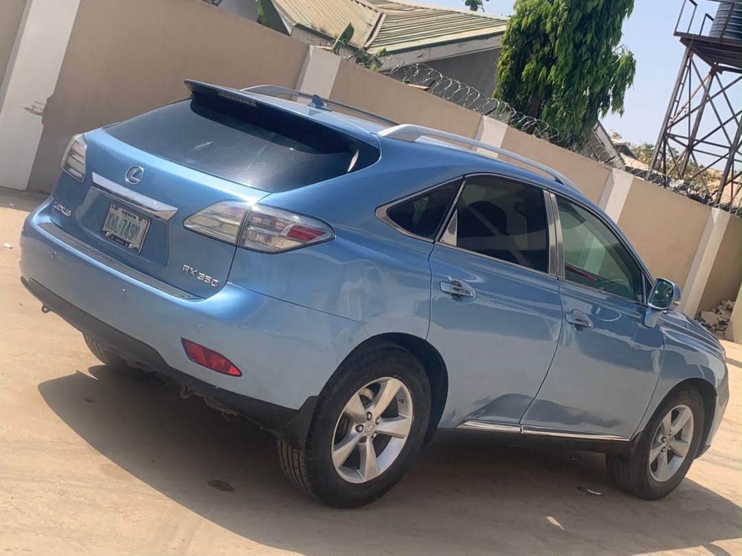
								fastest finger  Distress distress distress   rx350 2011 with original custom duty owner need money now selling for 11.5m only location Abuja full									