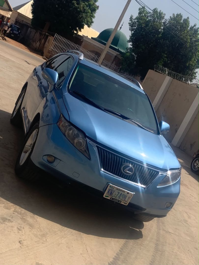 
								fastest finger  Distress distress distress   rx350 2011 with original custom duty owner need money now selling for 11.5m only location Abuja full									