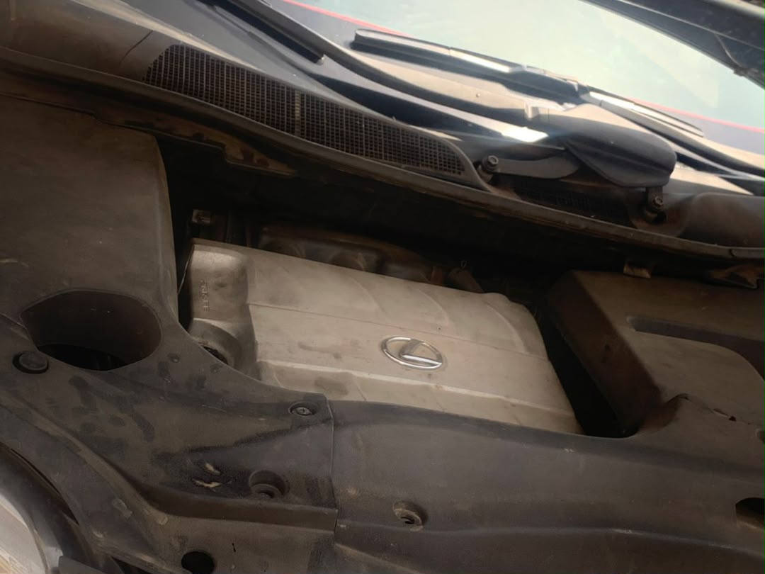 
								fastest finger  Distress distress distress   rx350 2011 with original custom duty owner need money now selling for 11.5m only location Abuja full									