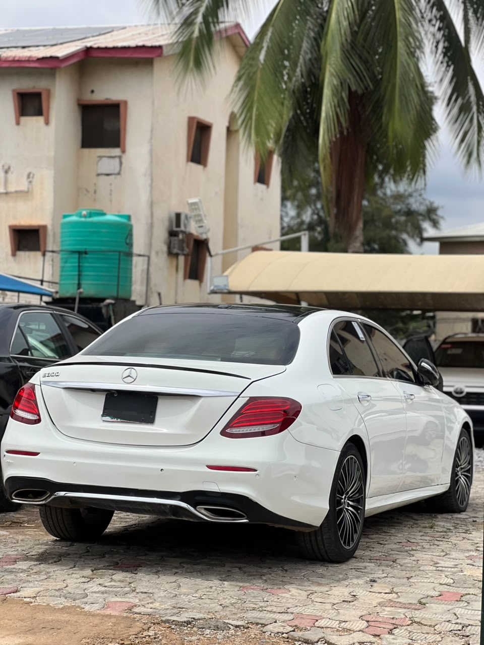 
								BELGIUM STANDARD 2017 E300. EVERYTHING WORKING WELL. 📍ABUJA 💰19M full									