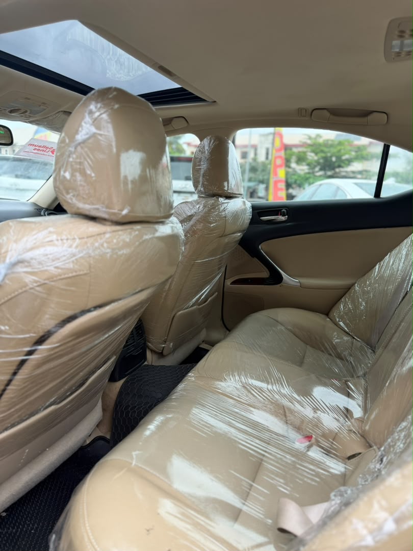 
								CLEAN FOREIGN USED LEXUS 2008 IS250  PRICE: 11.5M full									