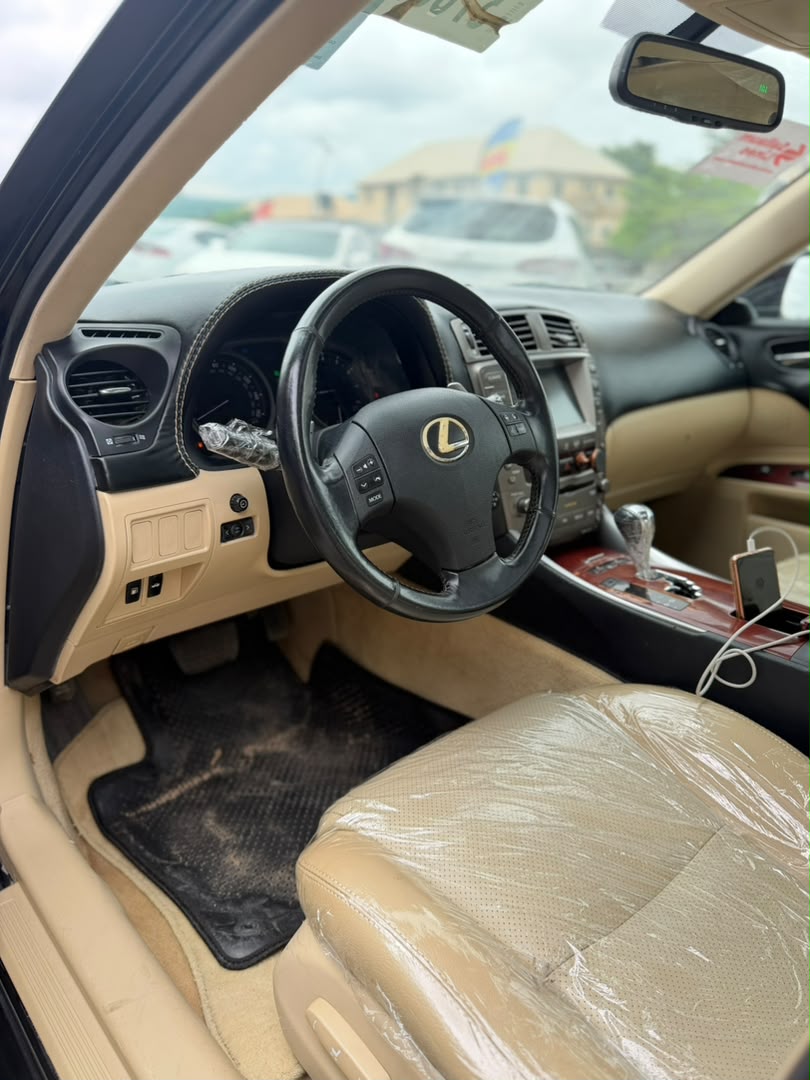 
								CLEAN FOREIGN USED LEXUS 2008 IS250  PRICE: 11.5M full									
