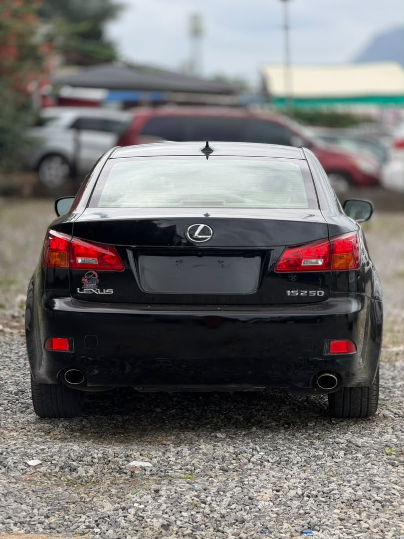 
								CLEAN FOREIGN USED LEXUS 2008 IS250  PRICE: 11.5M full									