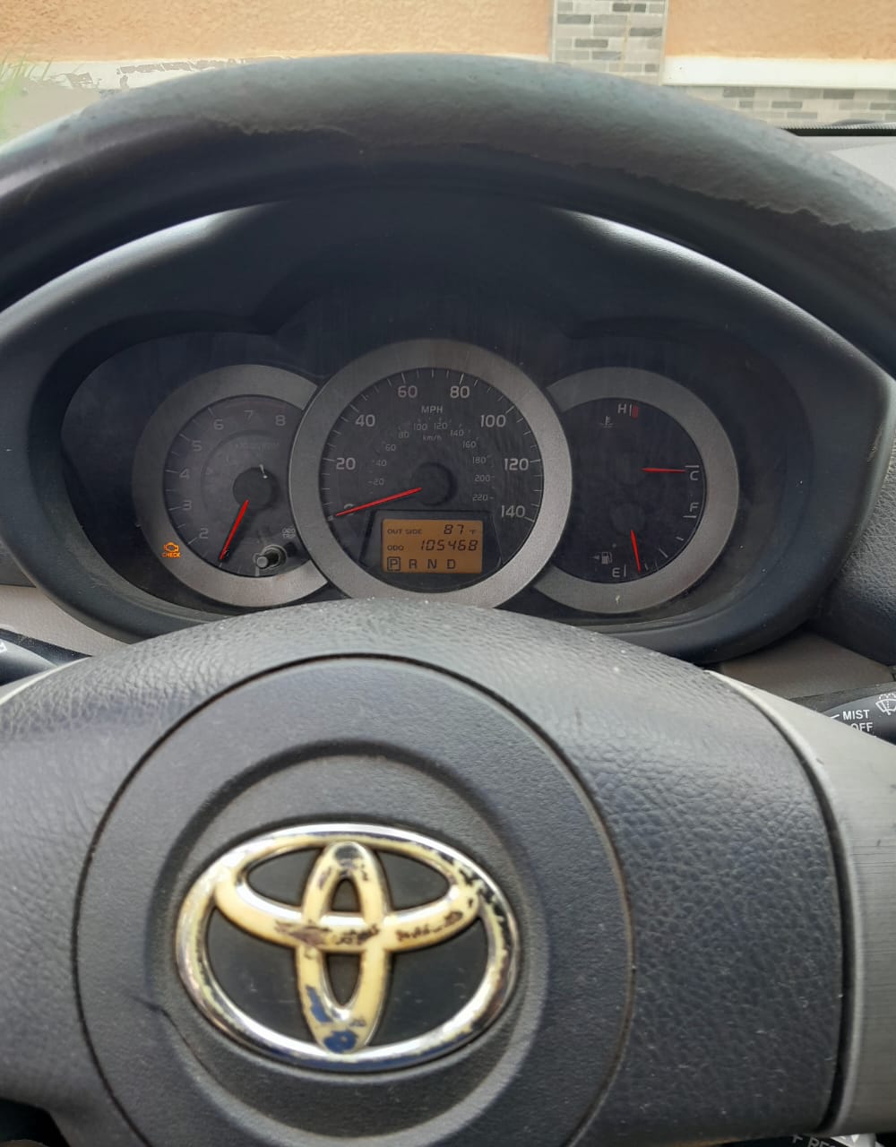 
								Distress sale 2007 Rav4 price 5.8m owner last come with my Sambo full									