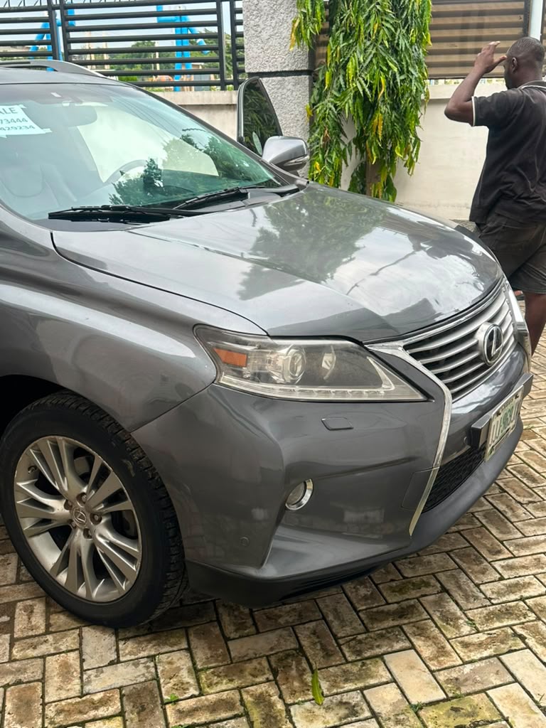 
								clean used Firstbody 2013 Lexus RX 350 with untampered engine & gear & ac for N16m, owner last pls add sambo full									