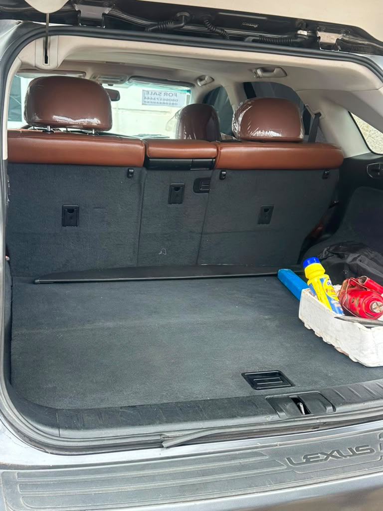 
								clean used Firstbody 2013 Lexus RX 350 with untampered engine & gear & ac for N16m, owner last pls add sambo full									