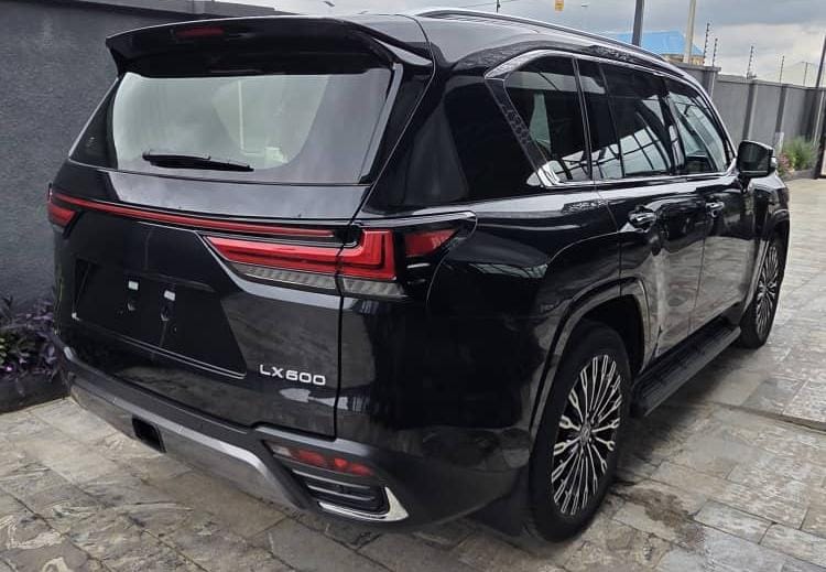 
								Brand new 2026 LX600 SOFT BODY. No book.  📍Pkrice 320m Abuja deal full									