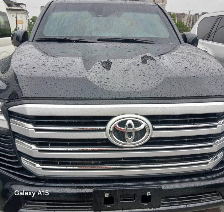 Nigerian used 2025 BULLETPROOF Toyota Land Cruiser  📍Pkrice N210m last! Not negotiable. Buy or leave Abuja deal