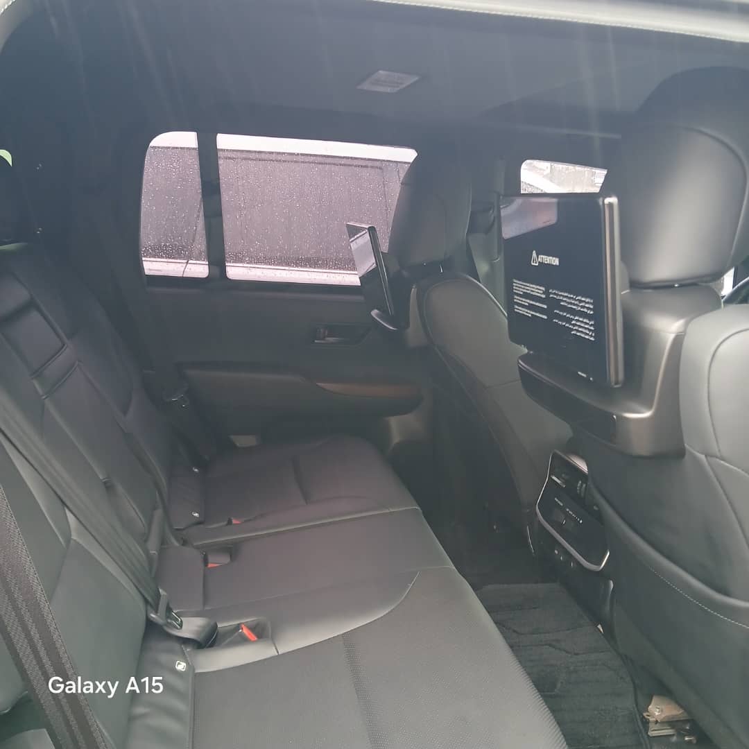 
								Nigerian used 2025 BULLETPROOF Toyota Land Cruiser  📍Pkrice N210m last! Not negotiable. Buy or leave Abuja deal full									
