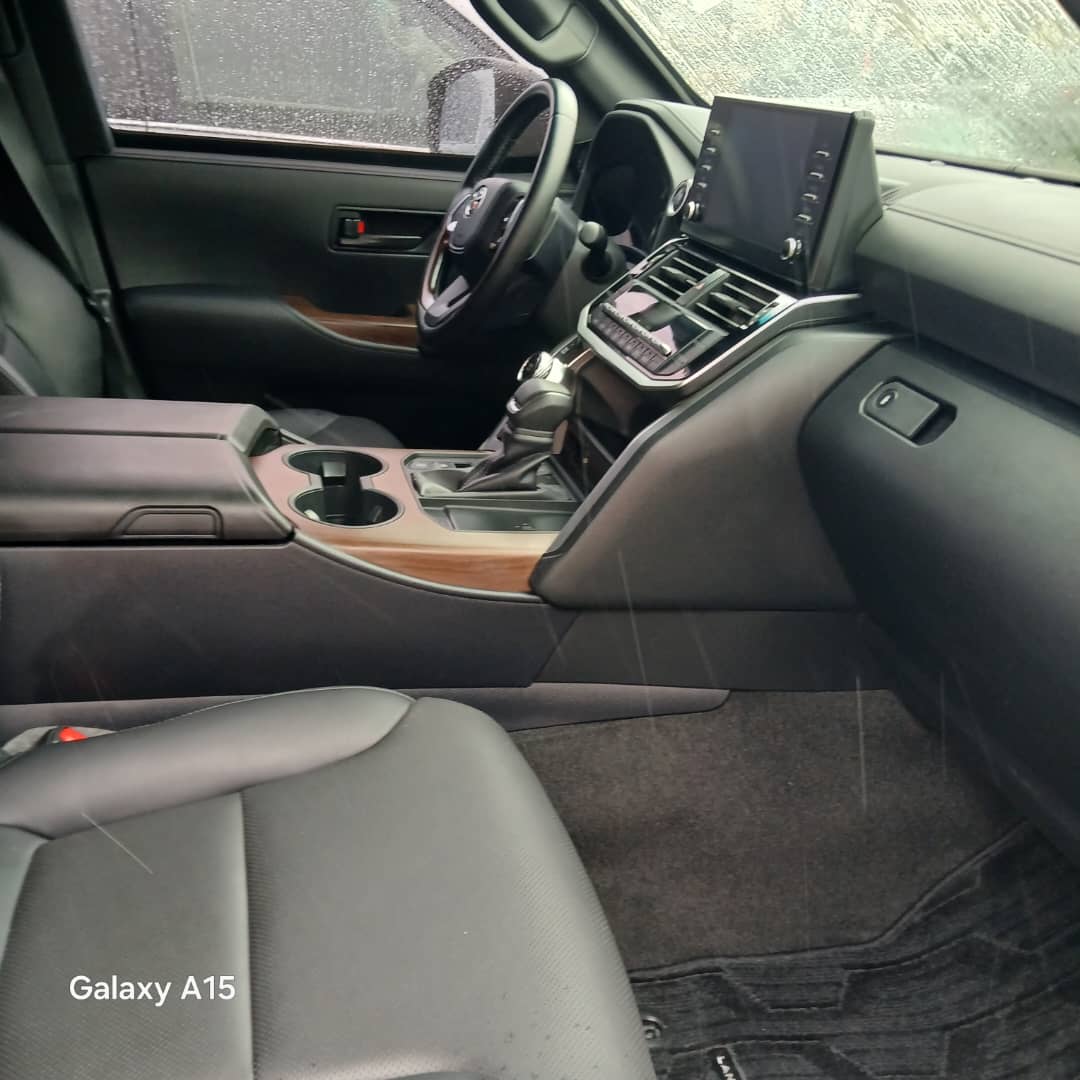 
								Nigerian used 2025 BULLETPROOF Toyota Land Cruiser  📍Pkrice N210m last! Not negotiable. Buy or leave Abuja deal full									