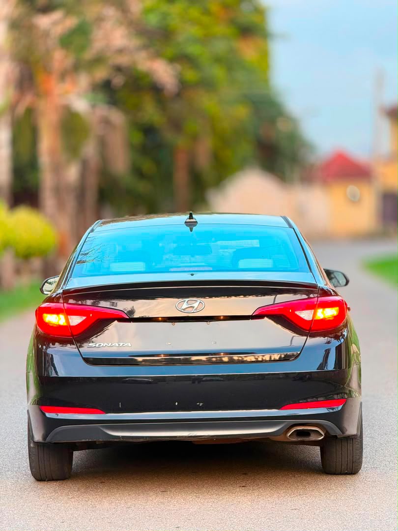 
								SUPER CLEAN FOREIGN USED HYUNDAI SONATA 2015 🇺🇸  ORIGINAL DUTY 📃  PRICE: 10M 💰  ABUJA DEAL 📍  NATIONWIDE DELIVERY full									