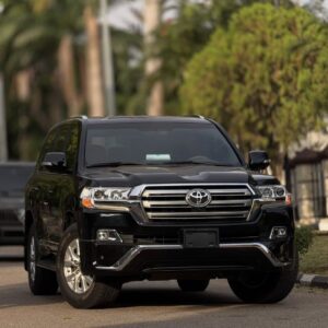 BRAND NEW DEAL  Brand new Toyota Landcruiser 2019 (1K MILES)   Paid Duty📃  PRICE: N90M   Abuja deal📍  Nationwide Delivery