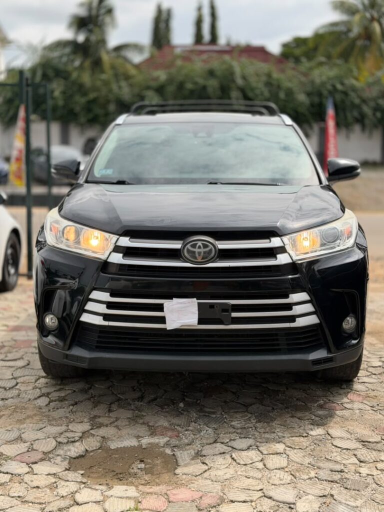 CLEAN FOREIGN USED 2018 TOYOTA HIGHLANDER XLE  PRICE: 30M