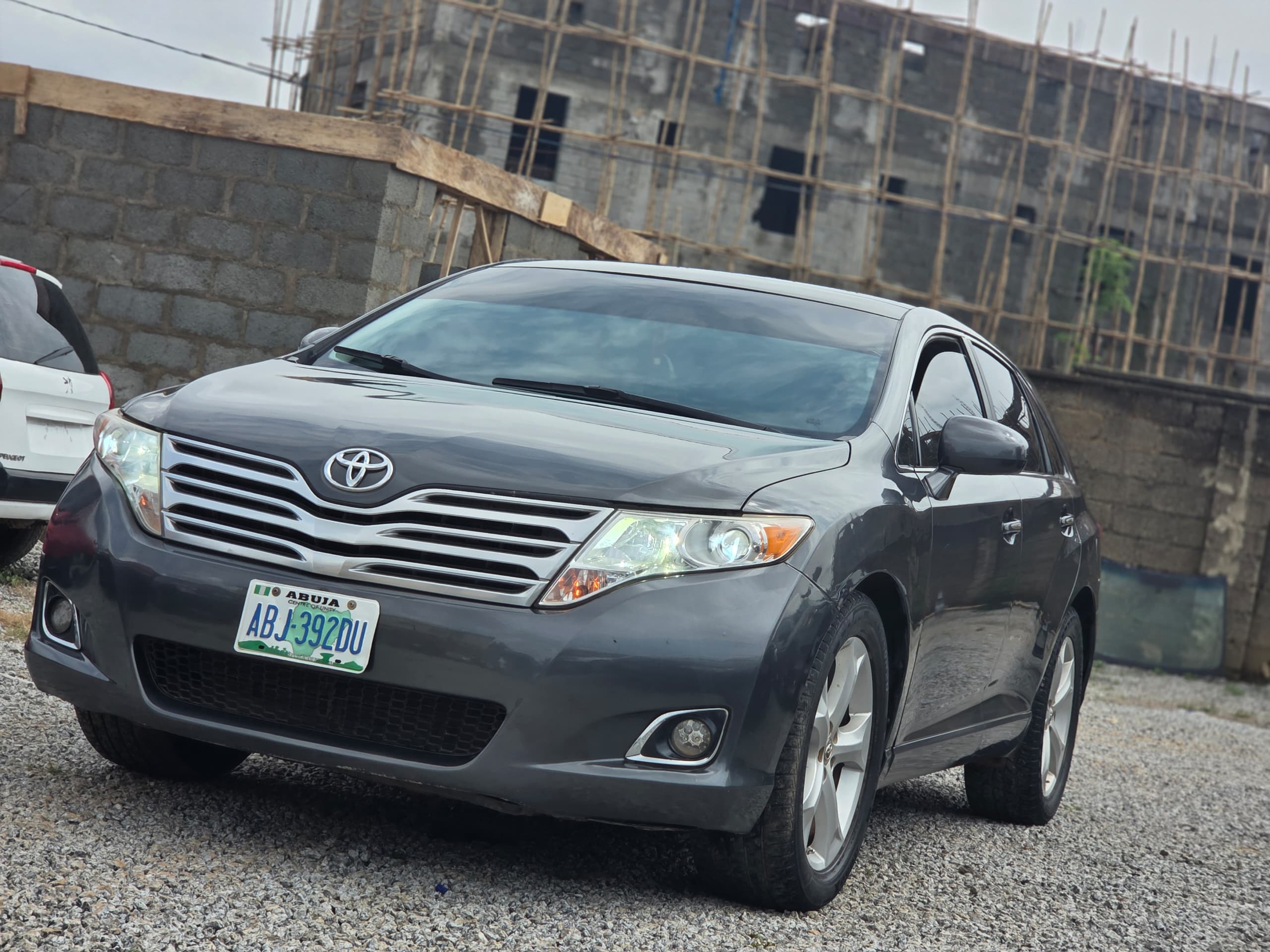 
								FEW MONTHS USED FIRSTBODY 2011 model Toyota Venza V6 engine with untampered engine and gear Ac  Full option With double panoramic roof  👉12m buyer settle 200k location Abacha Road nyanya Abuja deal Car is with me directly full									
