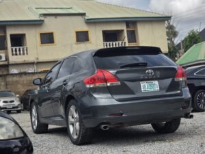 FEW MONTHS USED FIRSTBODY 2011 model Toyota Venza V6 engine with untampered engine and gear Ac  Full option With double panoramic roof  👉12m buyer settle 200k location Abacha Road nyanya Abuja deal Car is with me directly