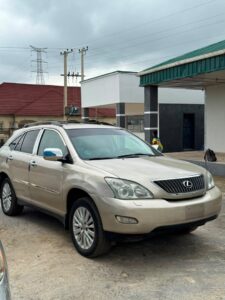 Super clean  2008 Rx350 Untampered engine and gear ⚙️  Ac 💯  Sunroof  Buy and marry 😁😁😁 Going 6.9m   Let deal brothers