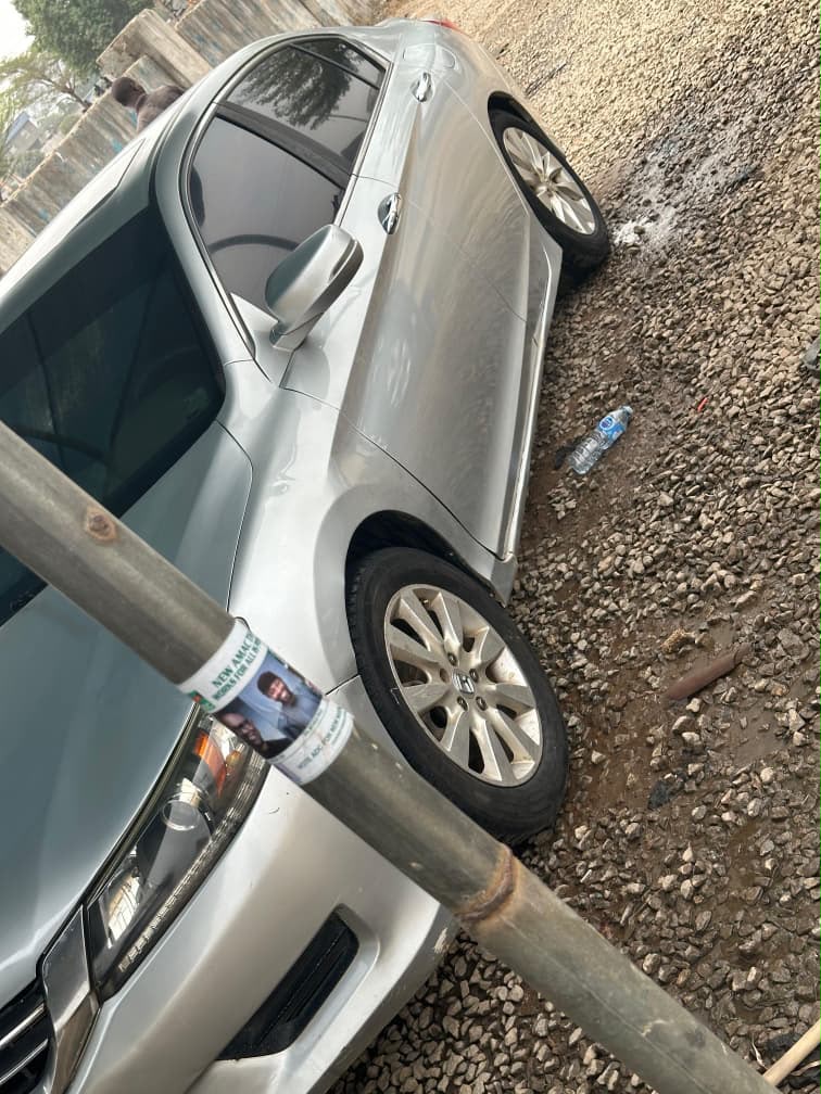 
								2013 Honda Accord very sound and new, 4cyl, Manual transmission.  7.9m Abuja full									
