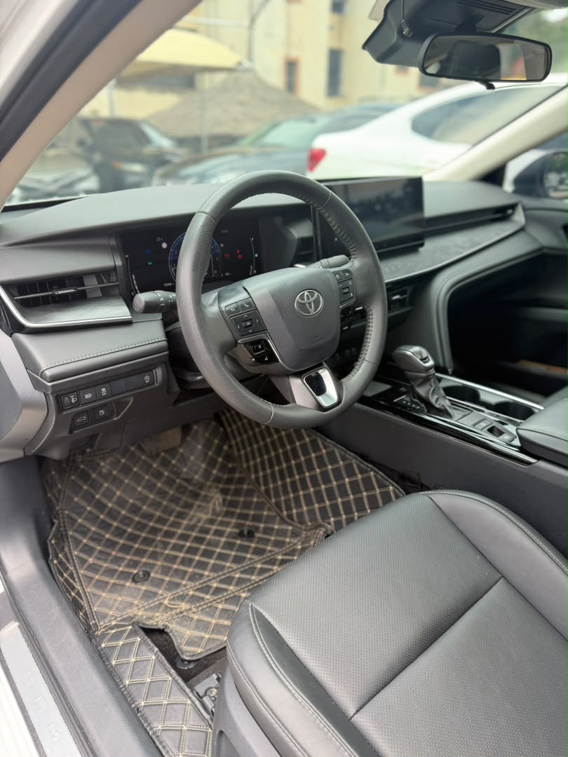 
								CLEAN FOREIGN USED 2025 TOYOTA CAMRY WITH SUNROOF  PRICE: 51M full									