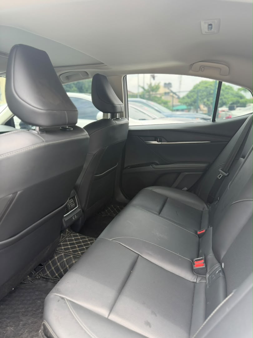 
								CLEAN FOREIGN USED 2025 TOYOTA CAMRY WITH SUNROOF  PRICE: 51M full									