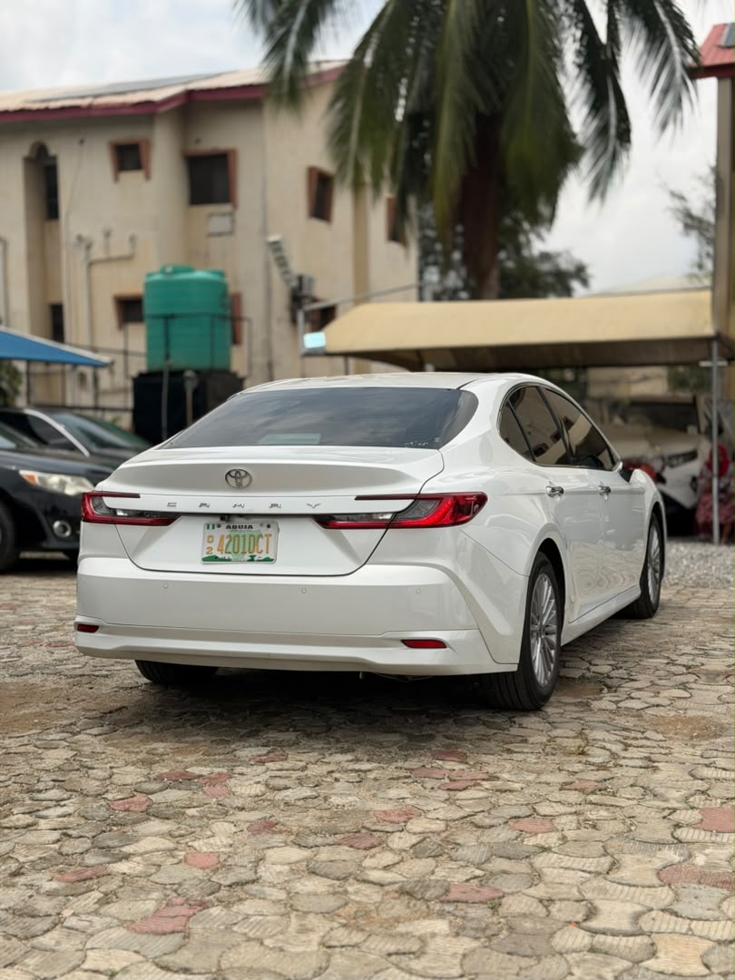 
								CLEAN FOREIGN USED 2025 TOYOTA CAMRY WITH SUNROOF  PRICE: 51M full									