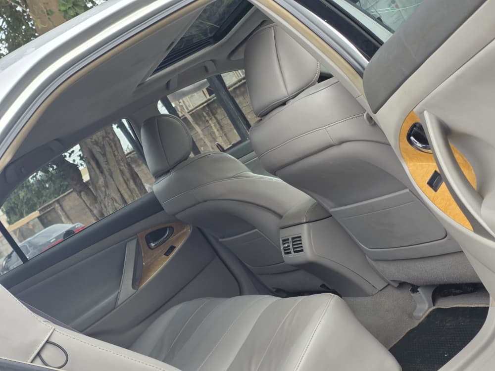 
								Belgium standard few months used firstbody 2010 model with untampered engine and gear Ac Factory fitted  Full option keyless Thumbstart open roof  👉6.5m buyer settle 100k Location Abacha road Nyanya Abuja deal Car is with me directly full									