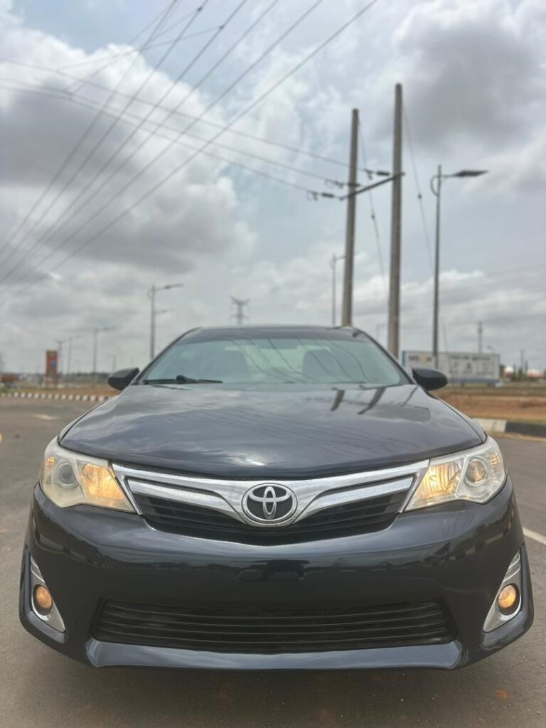 Giveaway Deal‼️‼️‼️ (180k Mileage) Carefully Used Basic 2013/2014 V4 Toyota Camry car is in pristine condition (Nothing To Fix) with  duty going for just 9NET WITH SMALL SAMBO Lugbe Abuja📍 ZERO CHAIN DEAL