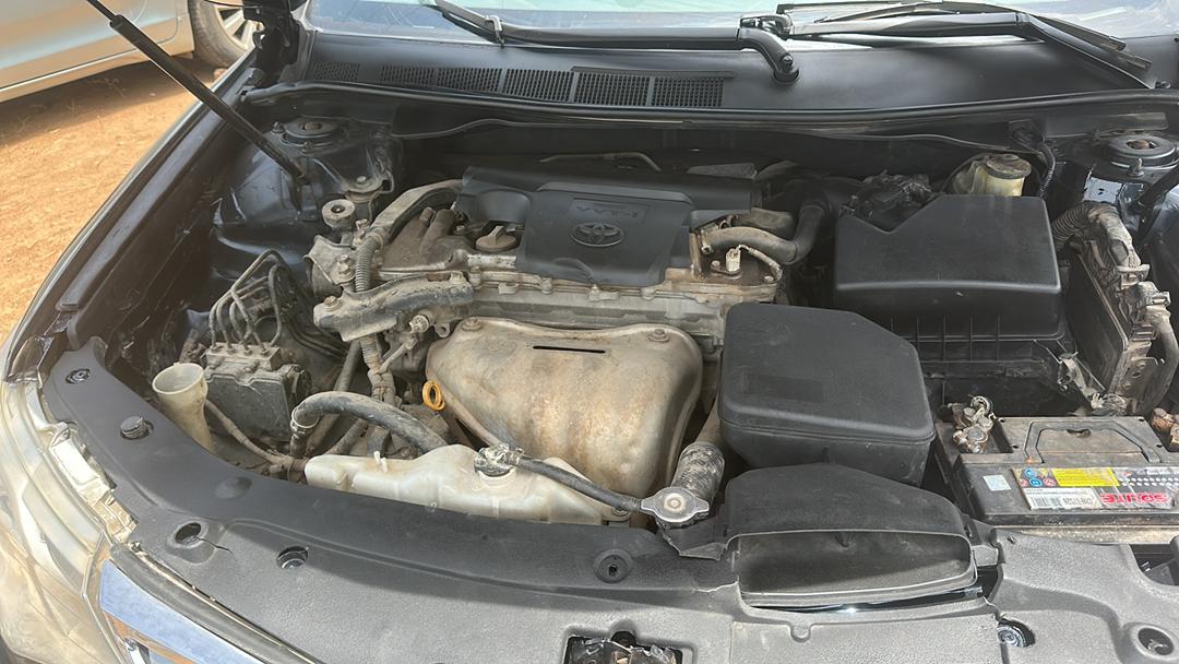 
								Giveaway Deal‼️‼️‼️ (180k Mileage) Carefully Used Basic 2013/2014 V4 Toyota Camry car is in pristine condition (Nothing To Fix) with  duty going for just 9NET WITH SMALL SAMBO Lugbe Abuja📍 ZERO CHAIN DEAL full									