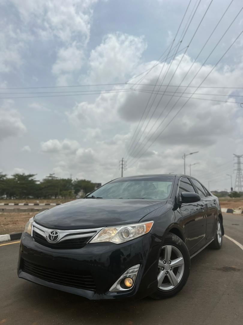 
								Giveaway Deal‼️‼️‼️ (180k Mileage) Carefully Used Basic 2013/2014 V4 Toyota Camry car is in pristine condition (Nothing To Fix) with  duty going for just 9NET WITH SMALL SAMBO Lugbe Abuja📍 ZERO CHAIN DEAL full									