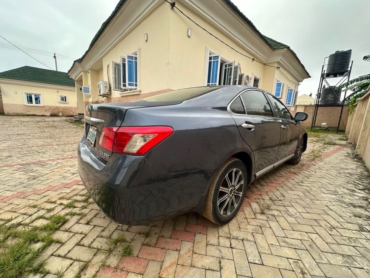 
								Mad Distress alert ⚠️  Mint Lexus ES350 2010 With  Untouched Engine and Gear factory fitted AC Original duty available  Buy and drive absolutely nothing to fix  👉7.5m buyer settle 200k  Location Abuja deal full									