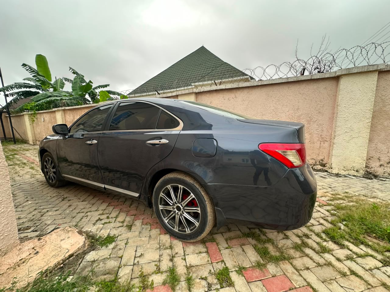 
								Mad Distress alert ⚠️  Mint Lexus ES350 2010 With  Untouched Engine and Gear factory fitted AC Original duty available  Buy and drive absolutely nothing to fix  👉7.5m buyer settle 200k  Location Abuja deal full									