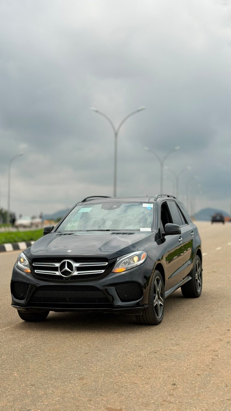 FOREIGN USED 🇺🇸 2018 GLE 350 WITH FULL PANORAMIC ROOF PUSH TO START LEATHER SEATS REVERSE CAMERA ETC AND VERIFIED DUTY VALID FOR 35 MILLION NAIRA ONLY