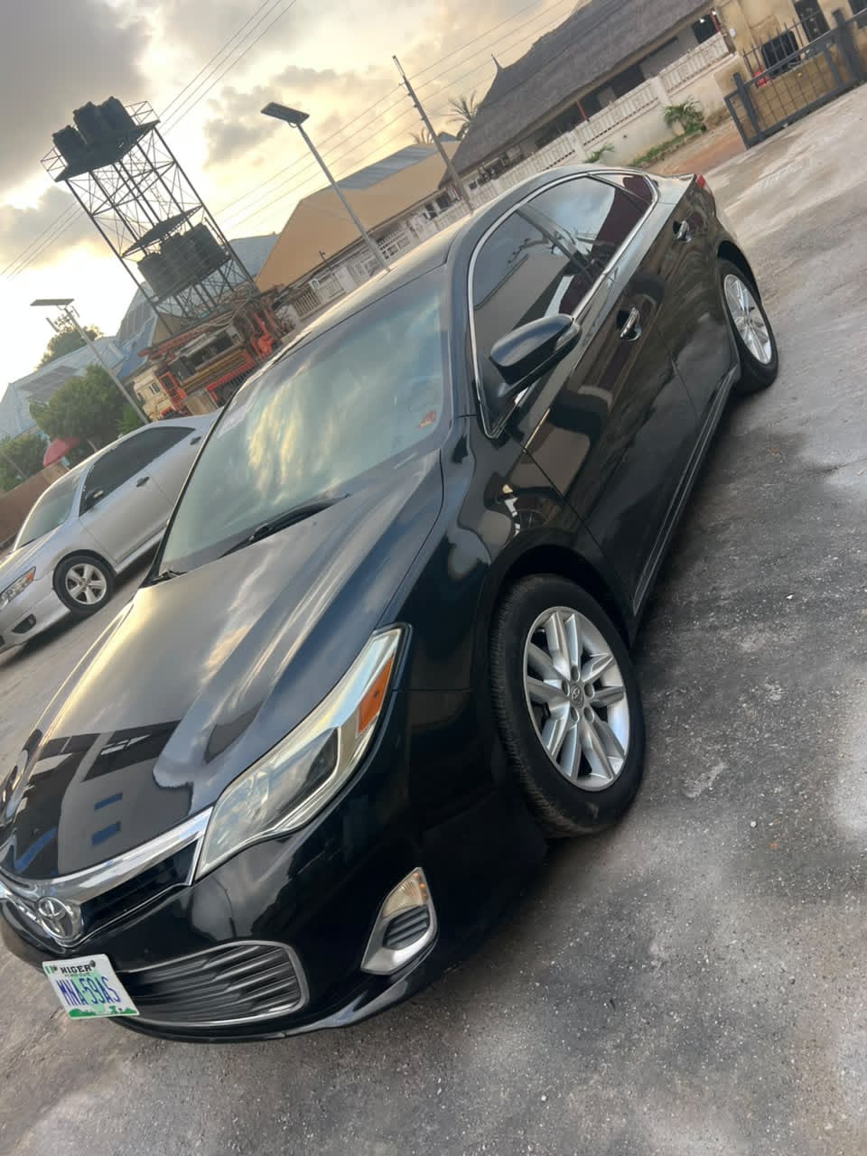 
								Super clean  Toyota Avalon  Frist body  2013 model  Belgium gred  Distress sales  Price only 11.7 Three month used Location Abuja Lugbe full									