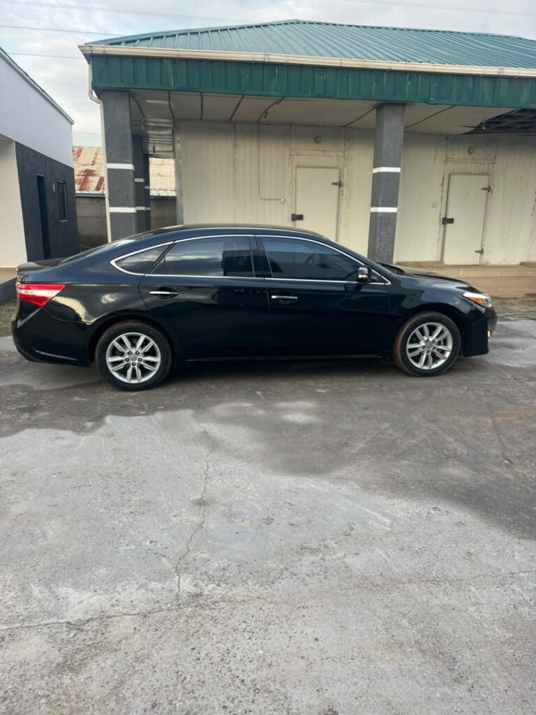 Super clean  Toyota Avalon  Frist body  2013 model  Belgium gred  Distress sales  Price only 11.7 Three month used Location Abuja Lugbe