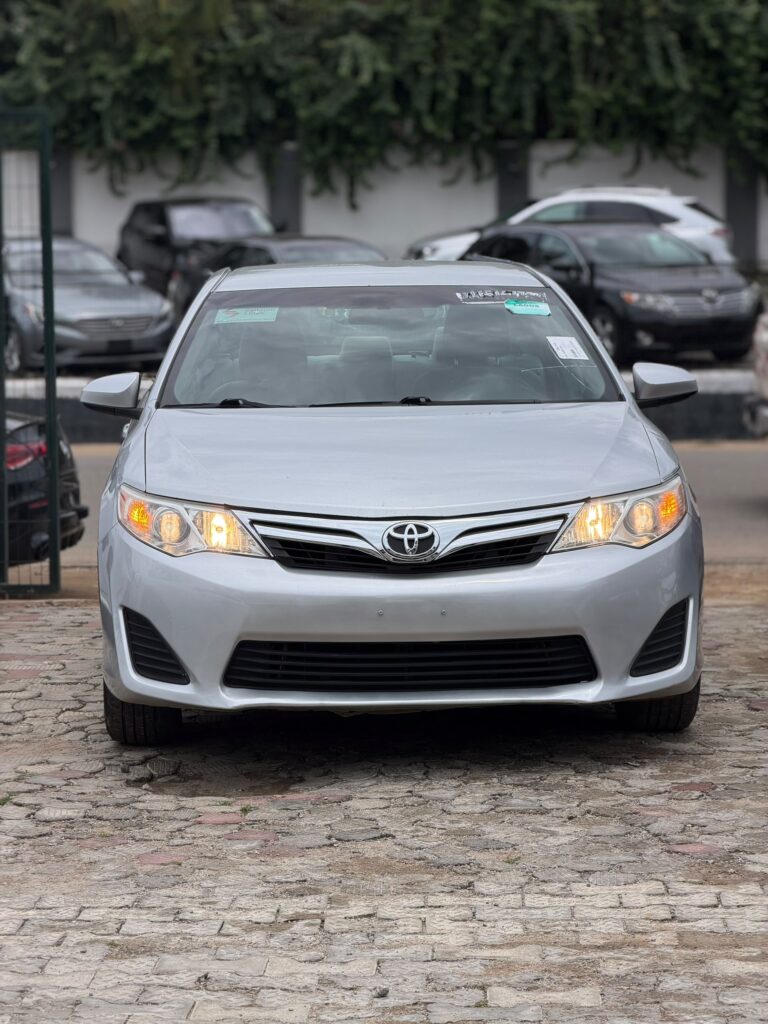 SUPER DISTRESS SALE!! 🚨  2013 Toyota Camry Original 2026 Custom Duty • Super clean • Buy & Drive  💰 ₦10.5 Million 📍 Abuja