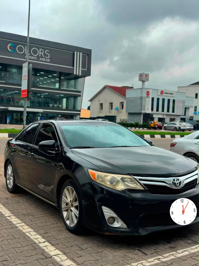 
								GIVEAWAY DEAL‼️‼️‼️ NEATLY USED 2014 TOYOTA CAMRY XLE V6 FULLEST OPTION AVAILABLE FOR JUST 9.2M WITH SAMBO OWNERS HOUSE ABUJA📍 ZERO CHAIN DEAL full									